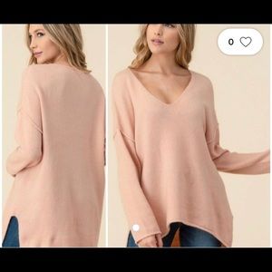O&O Peach V-neck lightweight Sweater

Side Slits
V neck
Dropped Shoulder
MSR $65
